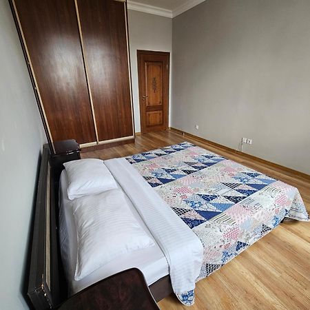 Ernaz Plus Apartments-Expo-Boulevard 130 Астана Экстерьер фото