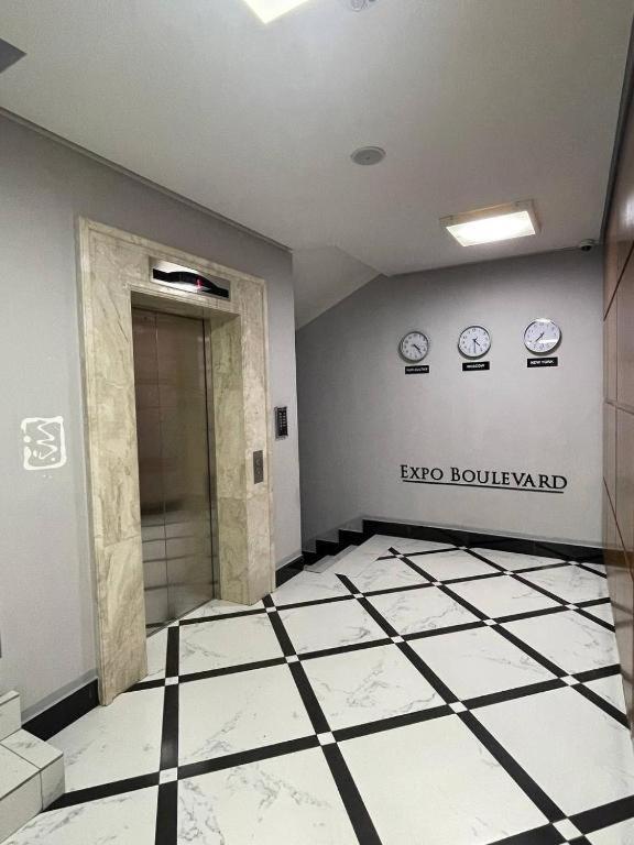 Ernaz Plus Apartments-Expo-Boulevard 130 Астана Экстерьер фото