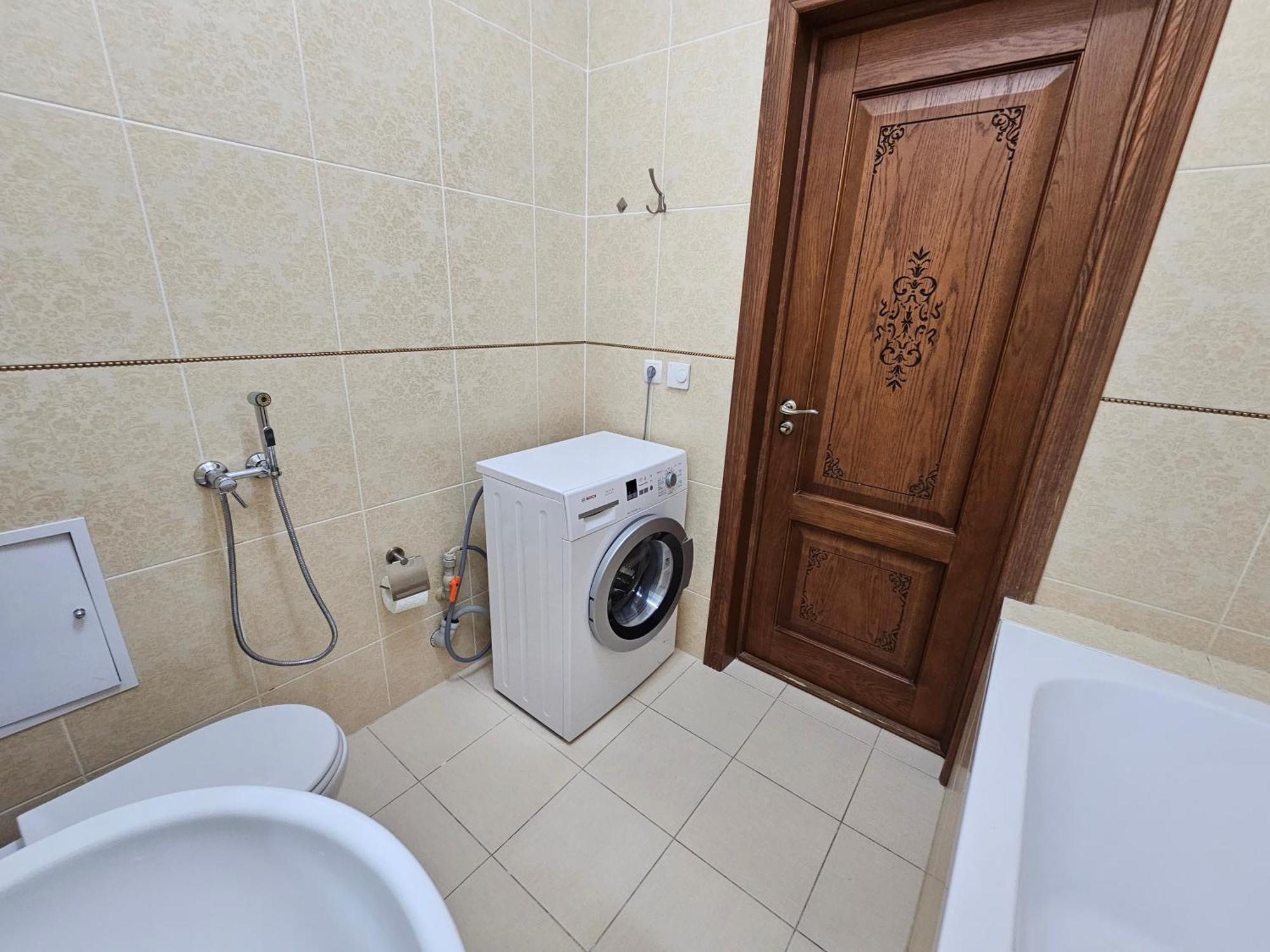 Ernaz Plus Apartments-Expo-Boulevard 130 Астана Экстерьер фото