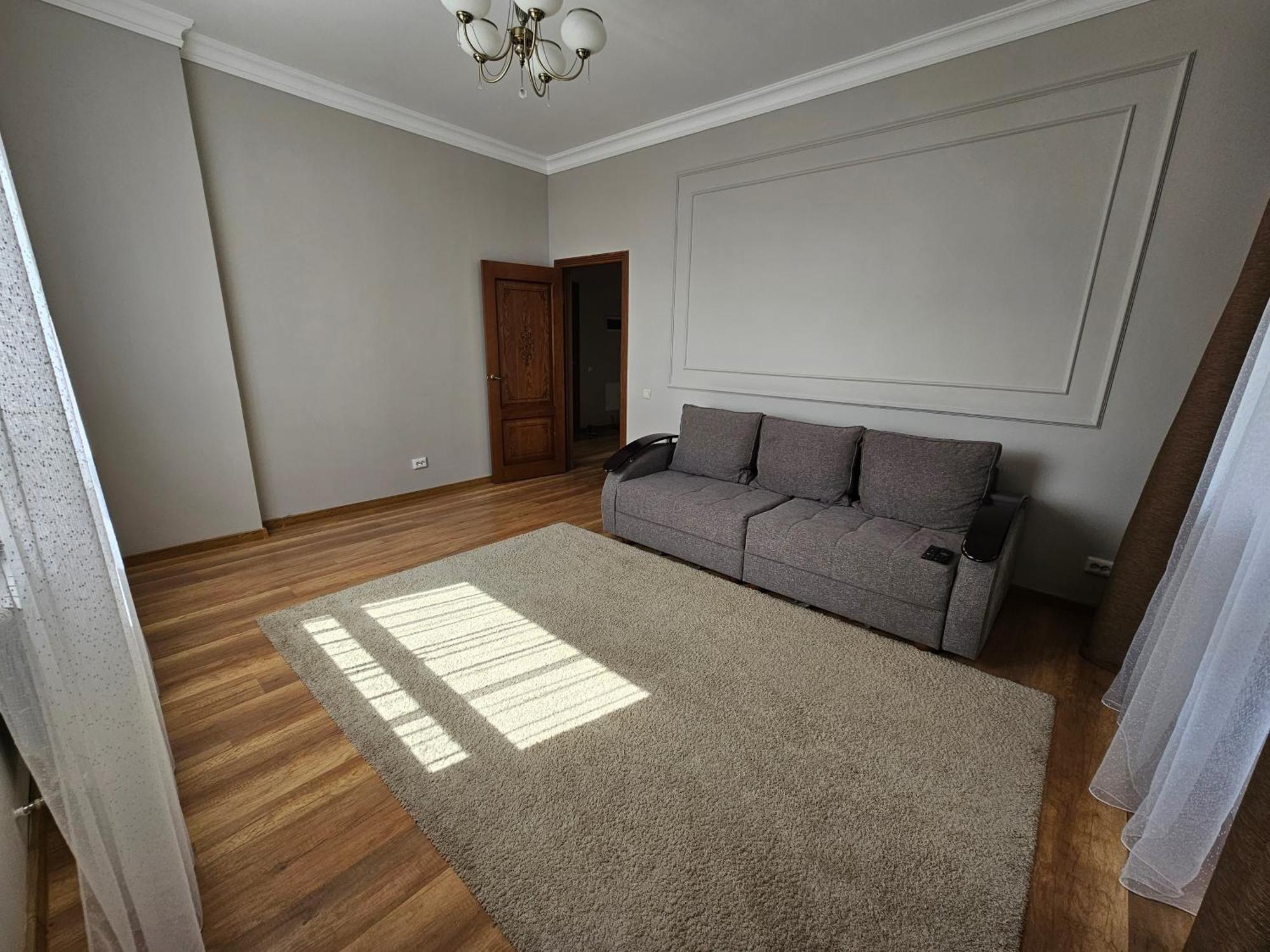 Ernaz Plus Apartments-Expo-Boulevard 130 Астана Экстерьер фото