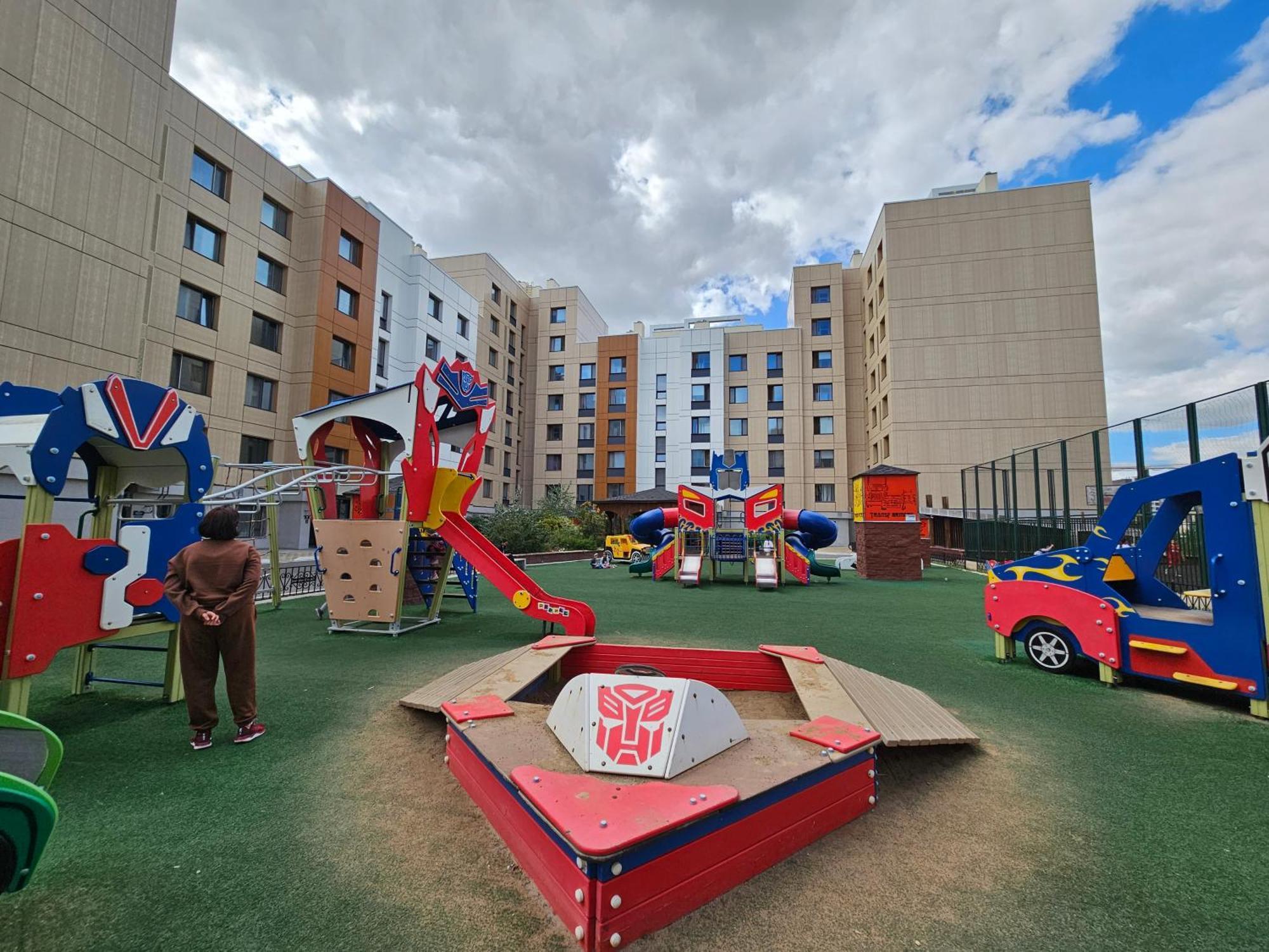 Ernaz Plus Apartments-Expo-Boulevard 130 Астана Экстерьер фото