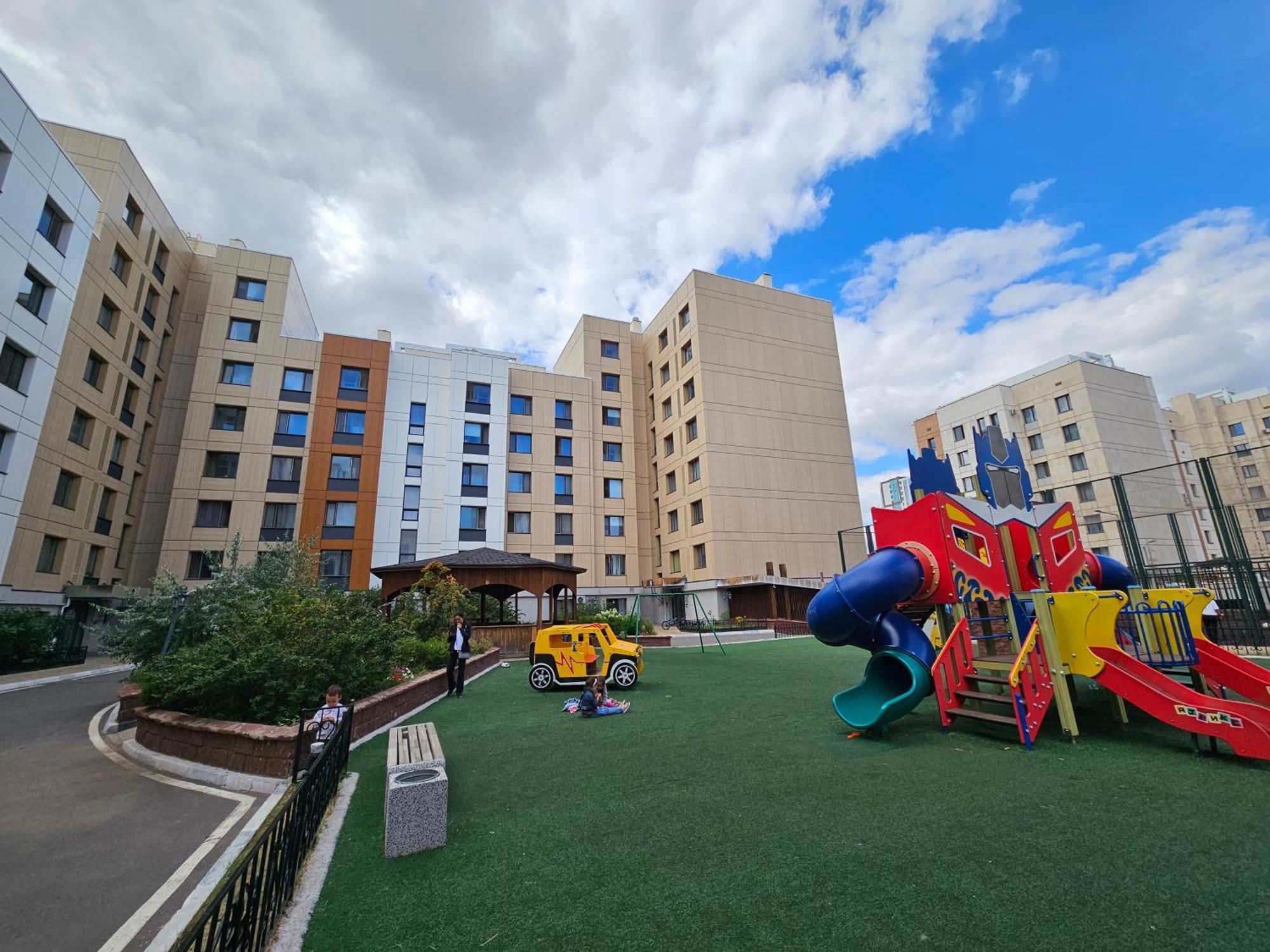 Ernaz Plus Apartments-Expo-Boulevard 130 Астана Экстерьер фото